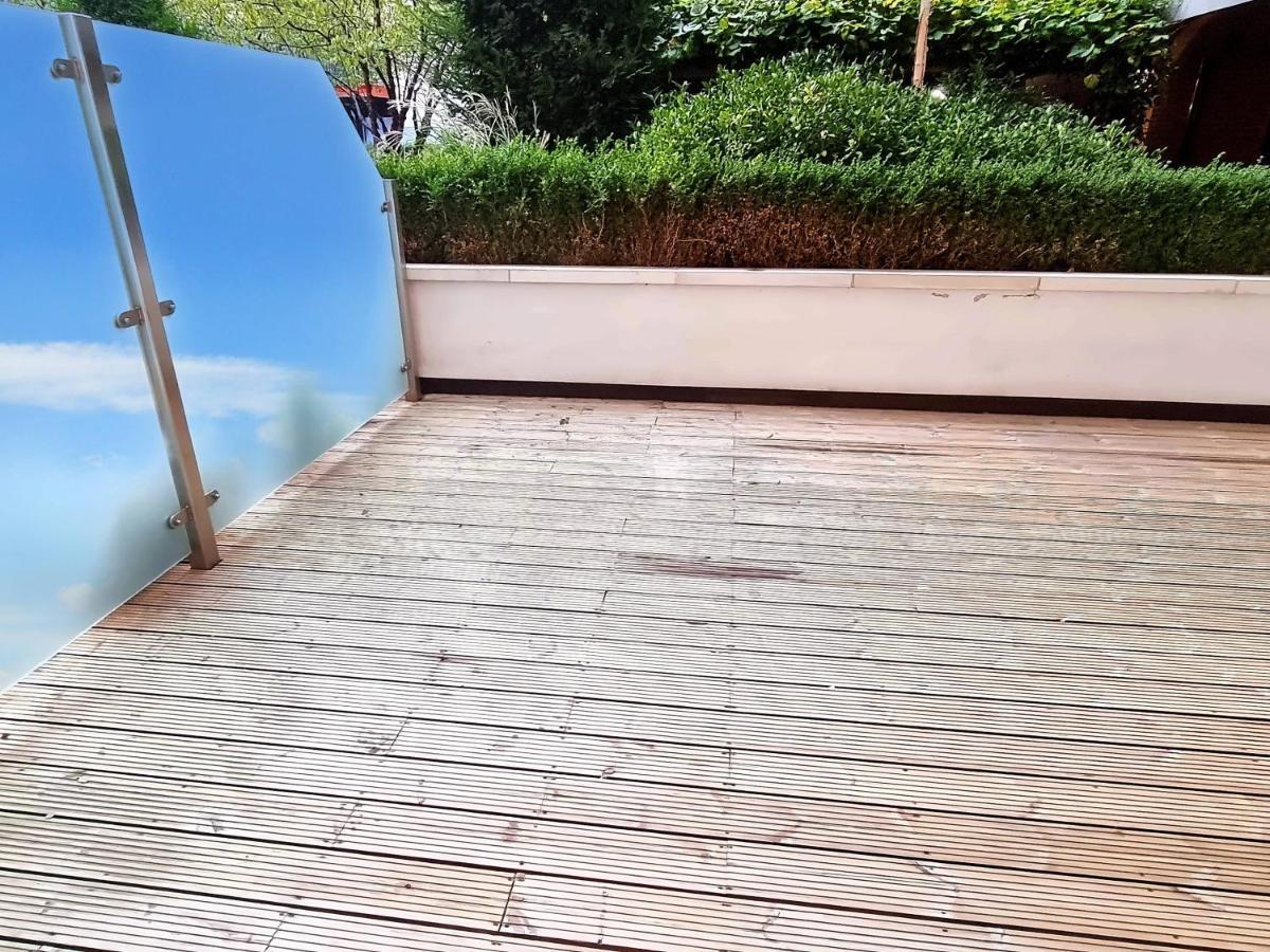 Your Riverside Home 2 With Private Balcony Лондон Екстериор снимка